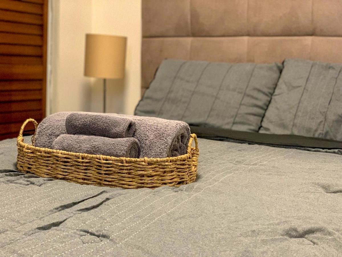 Cozy Studio Retreat With Private Parking And Free Laundry Ponce Luaran gambar